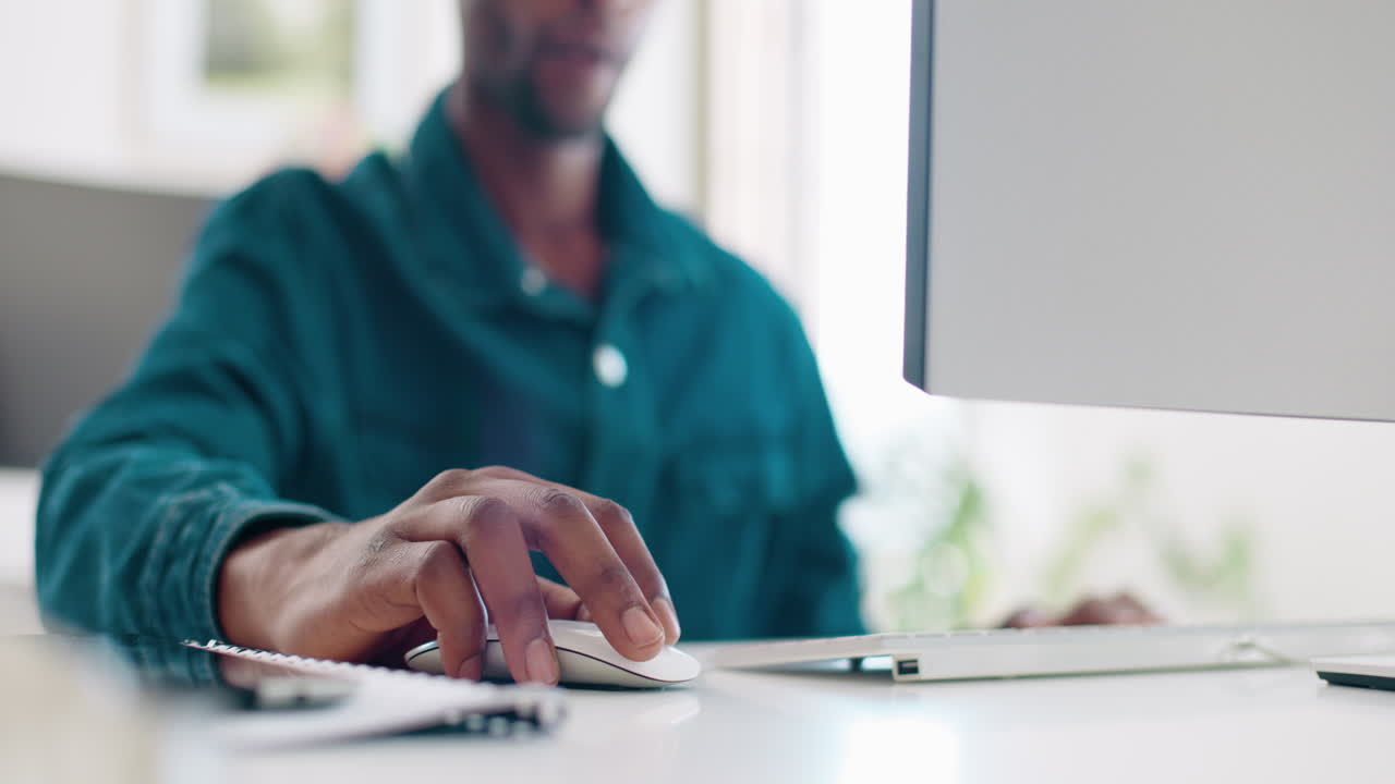 ratón de computadora de oficina, manos