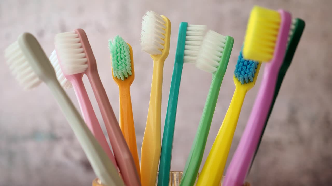 cepillos de dientes de colores