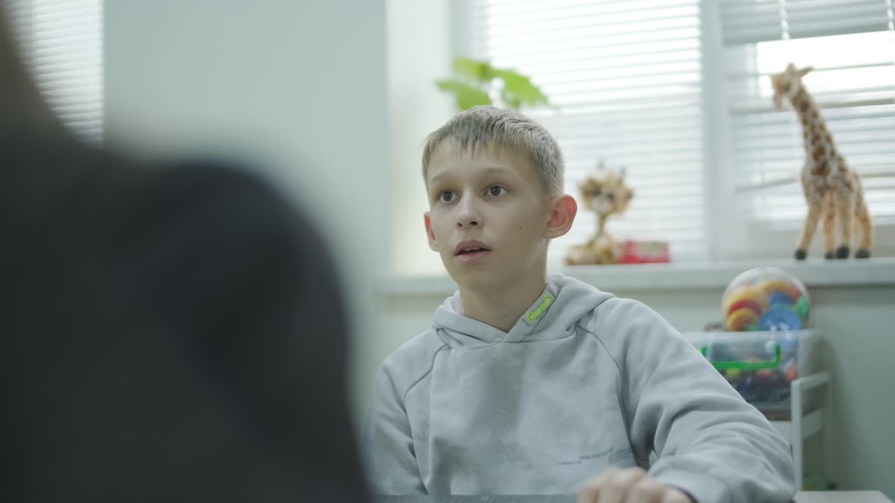Lezione di inglese per adolescenti.