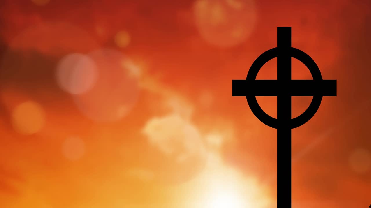구름과 함께 오렌지색 하늘에 빛의 반점 위에  ⁇ 트 십자가의 애니메이션