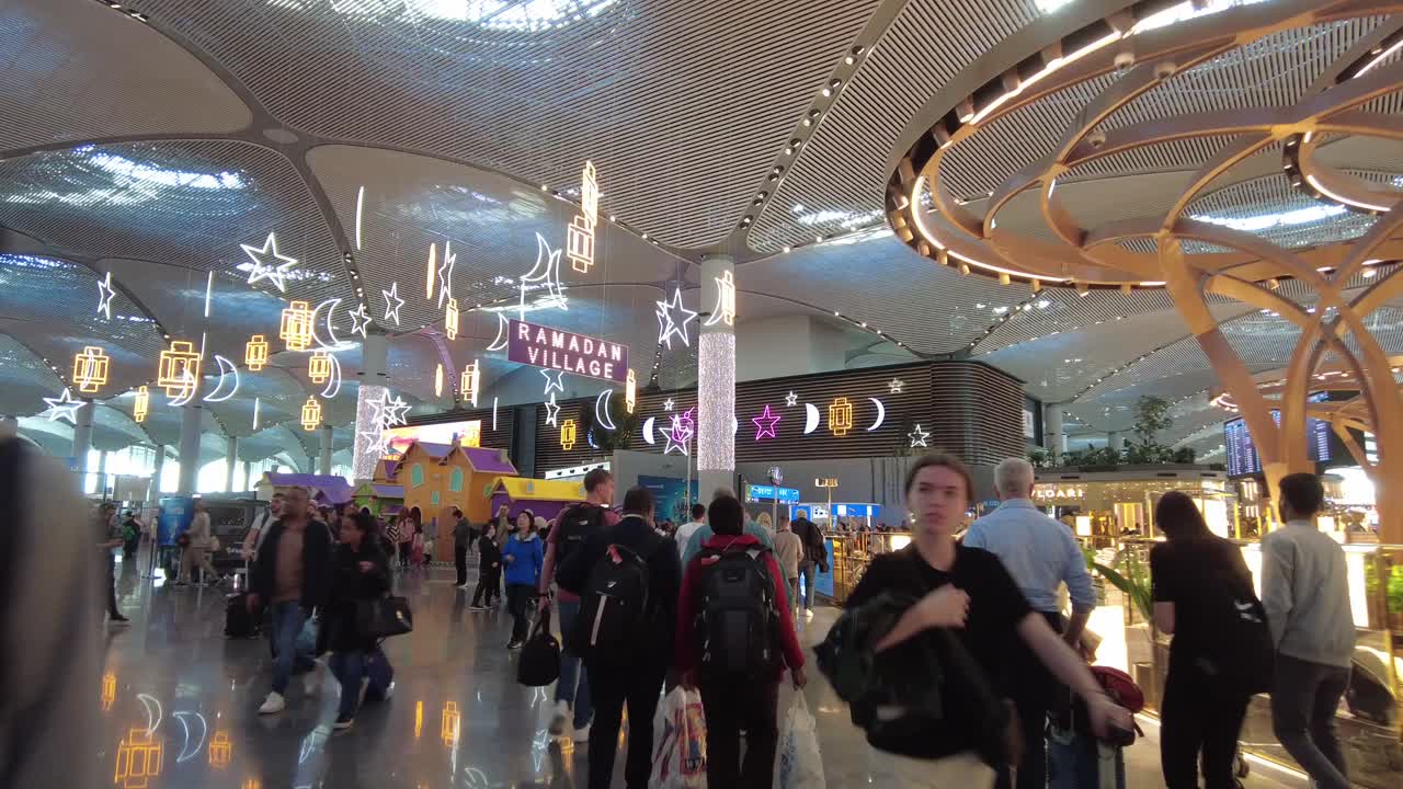 이스탄불 공항의 라마단 마을