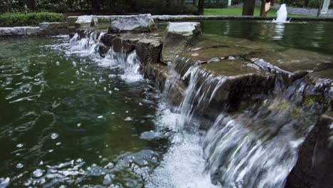 Water-Fountain-and-Small-Waterfalls-at-Jubilee-Park-In-Canary-Wharf