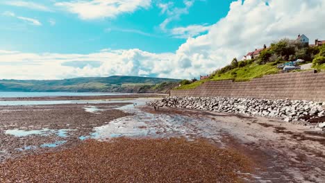 coast of robin hoods bay