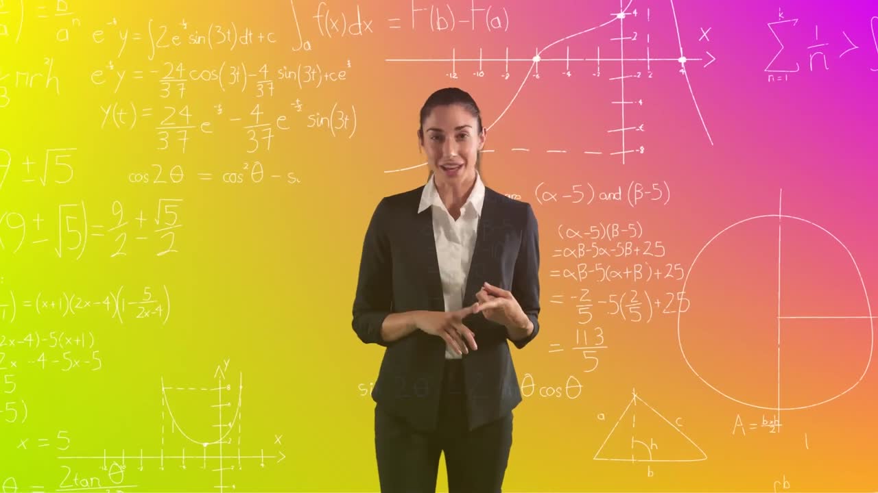 animación de una mujer de negocios sobre el procesamiento de datos matemáticos