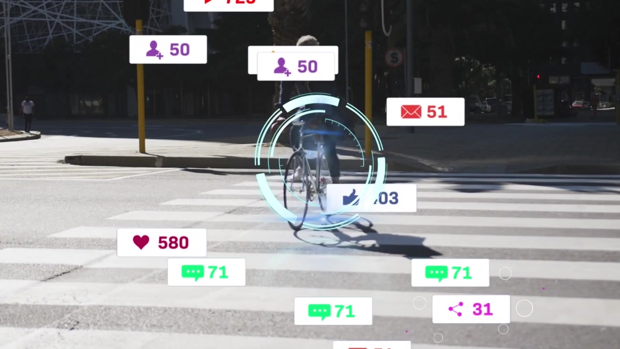 Animazione di uno scanner che scansiona con icone su un uomo afroamericano in bicicletta.