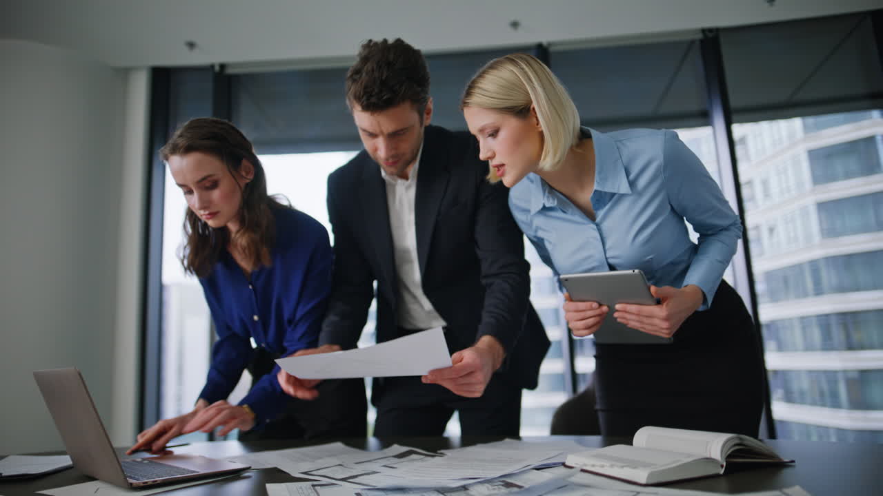 Business team collaborating in the office