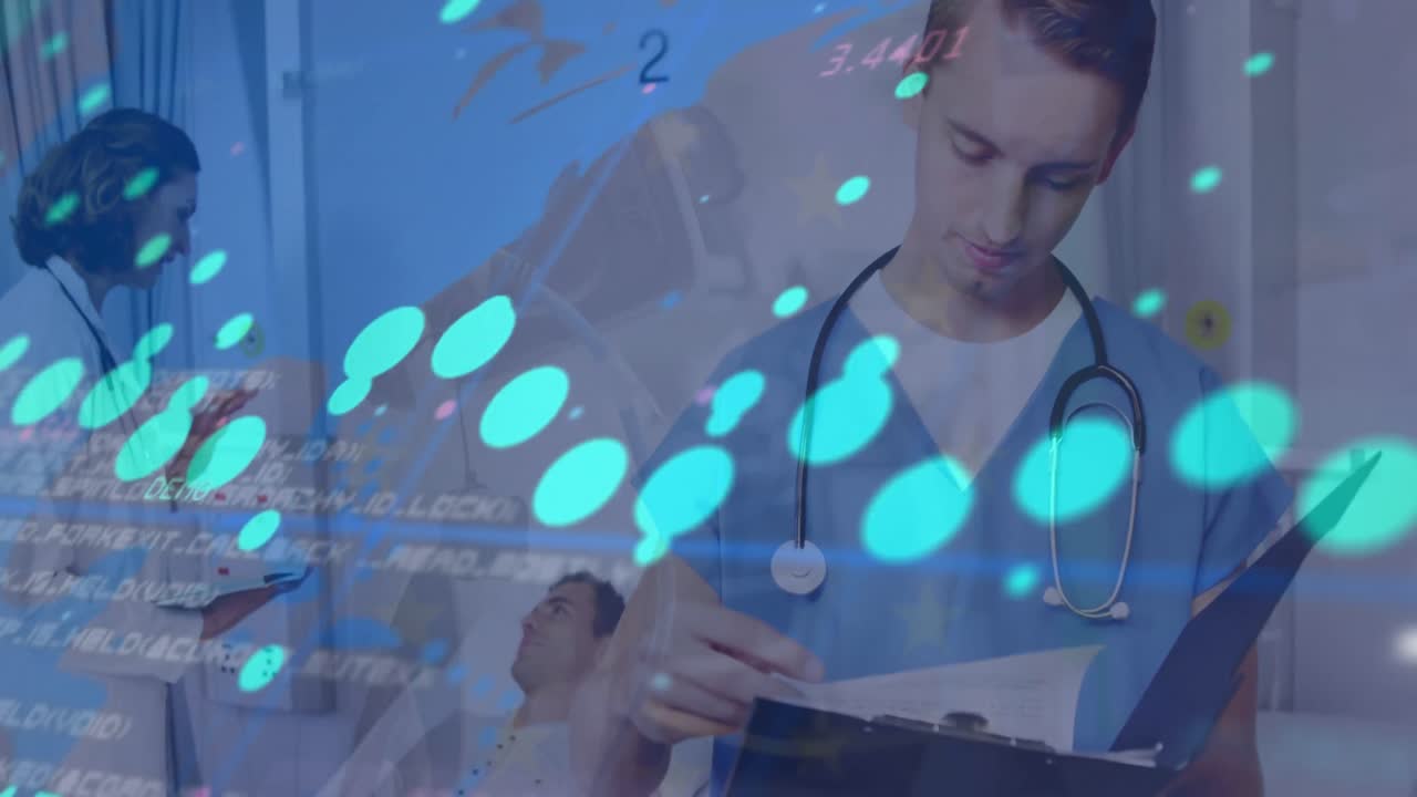 animación del procesamiento de datos sobre un trabajador de salud caucásico que lee informes en el hospital