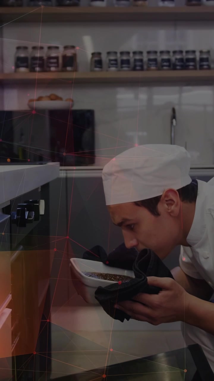 Vidéo verticale : Cuisinier ouvrant la porte du four, sortant un plat et vérifiant la cuisson avec des incrustations culinaires