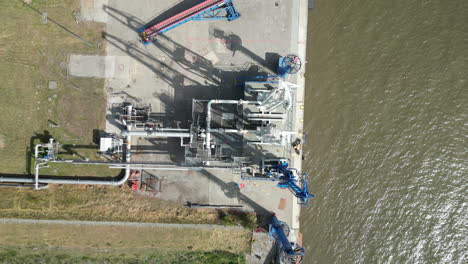 Top-down-aerial-view-of-a-gas-and