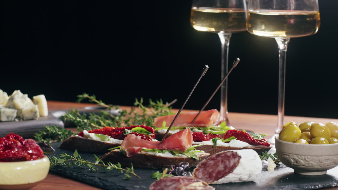 Appetizers with prosciutto and cheese