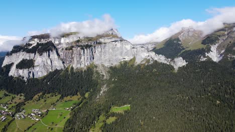 suiza, la selva, los alpes, la montaña, la naturaleza, las rocas, las nubes, suiza, turismo