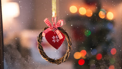 Falling-snow-with-Christmas-decoration