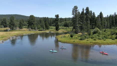 beautiful crooked river kayaking in clam waters of southern oregon