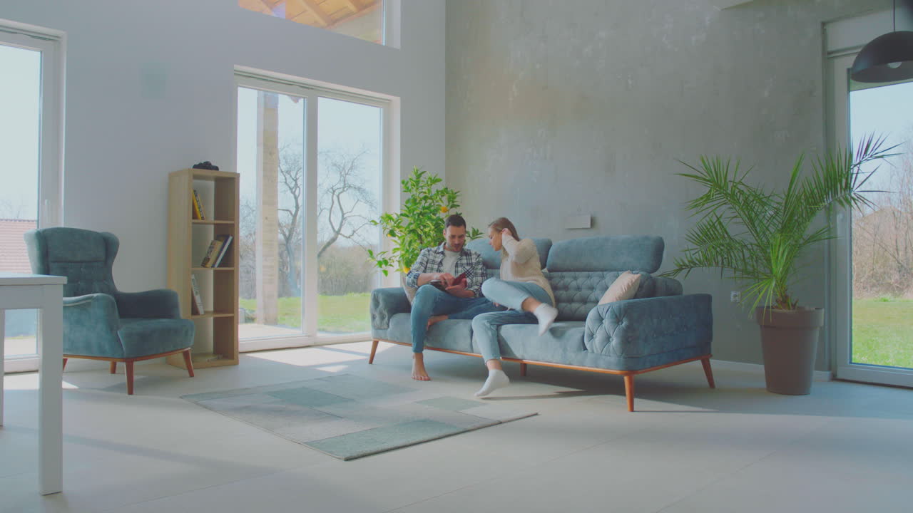 여가 시간을 보내는 젊은이