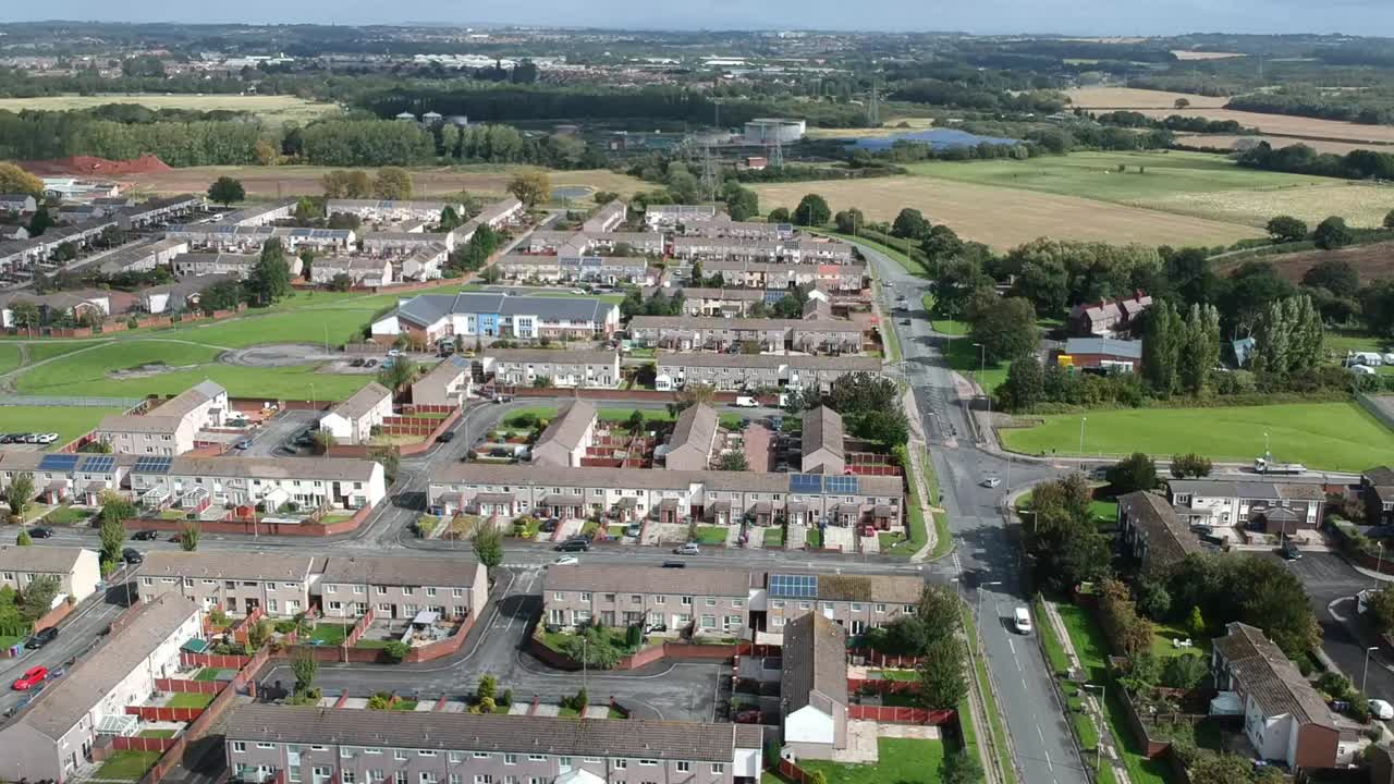vista de dron de la zona residencial del distrito sureste de liverpool netherley