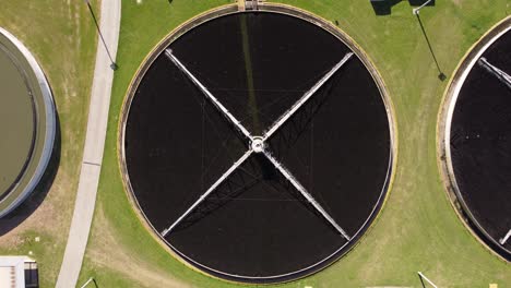 Kreisförmiger-Pool-Im-Wasserreinigungssystem-In-Buenos-Aires,-Argentinien