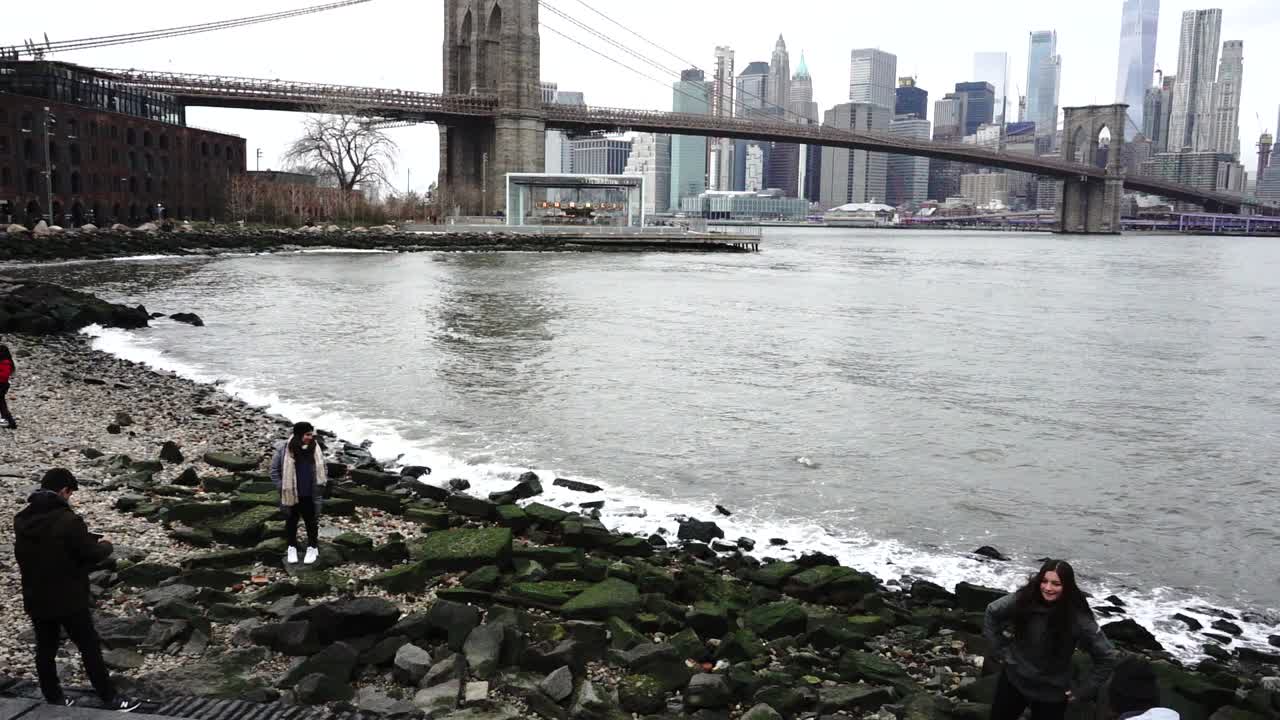 브루클린 다리와 강 동쪽