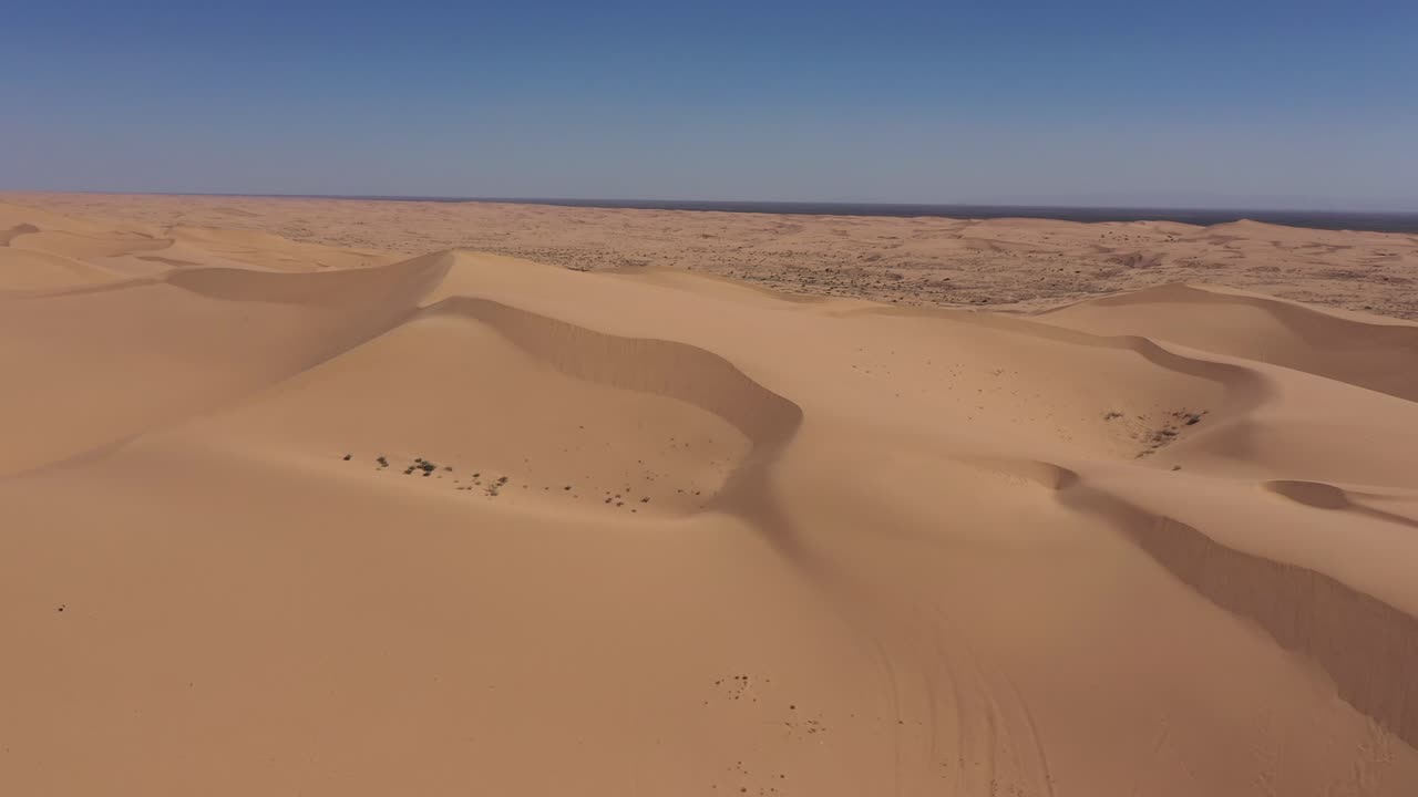 antena de las dunas de arena imperiales en el desierto de mojave california