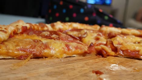 pizza comida a la mitad