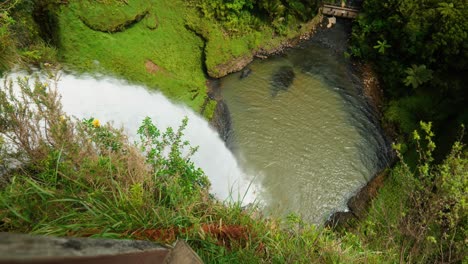 Admire-the-breathtaking-cascade-from-above-in-this-mesmerising-view-of-Bridal-Veil-Falls