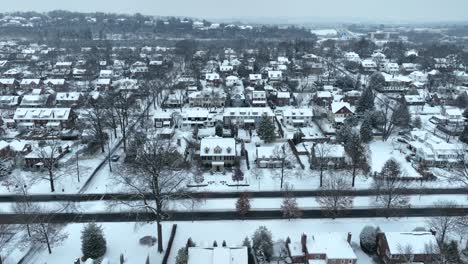 Aerial-shot-of-large-American-homes