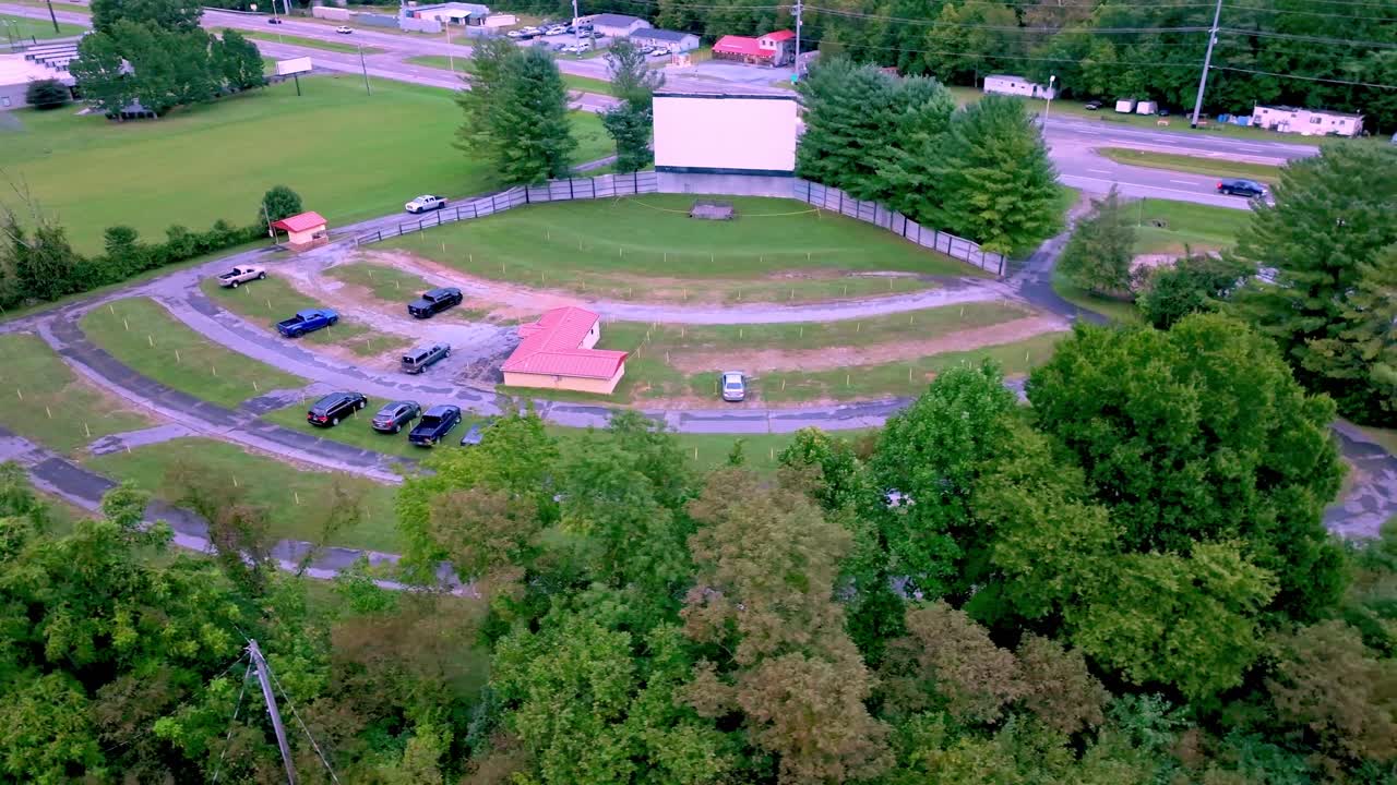 엘리자베스턴 테네시의 극장에서의 공중  ⁇ 도 드라이브