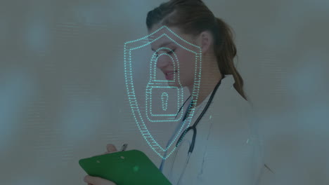 animación del icono del candado sobre la doctora caucásica en el hospital
