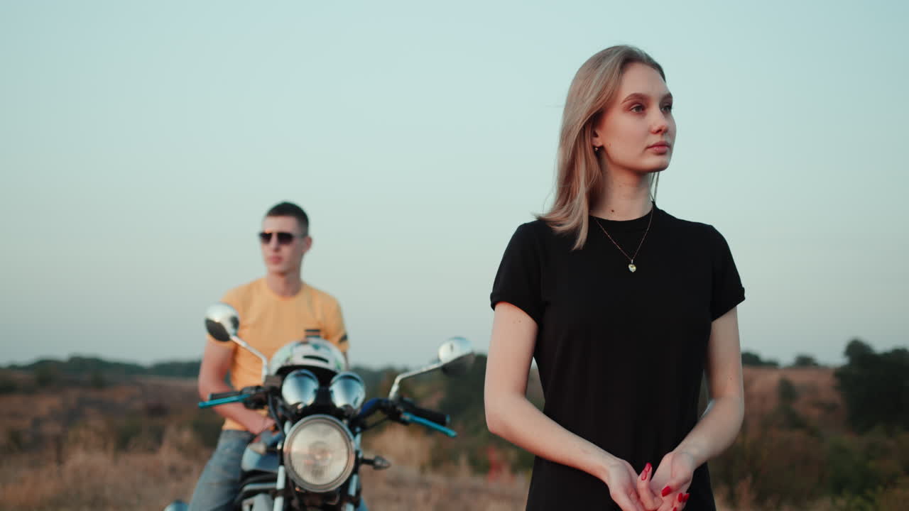 남자와 여자 오토바이 1