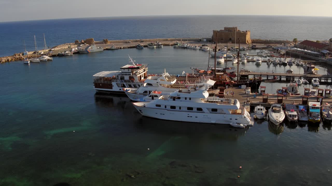 аэрофотоснимки исторического порта пафоса, кипр