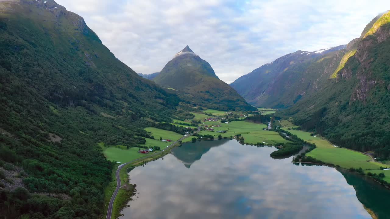 imágenes aéreas de la hermosa naturaleza de noruega