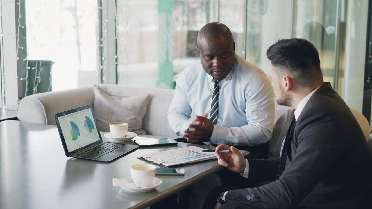 reunión de negocios en un café
