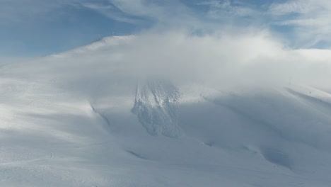 big avalanche in a ski resort 4