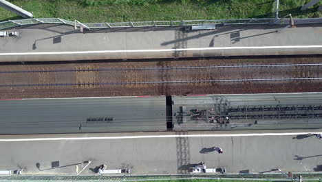 Vista-Aérea-De-La-Estación-De-Tren-Y-Salida-Del-Tren-Suburbano-De-Moscú.