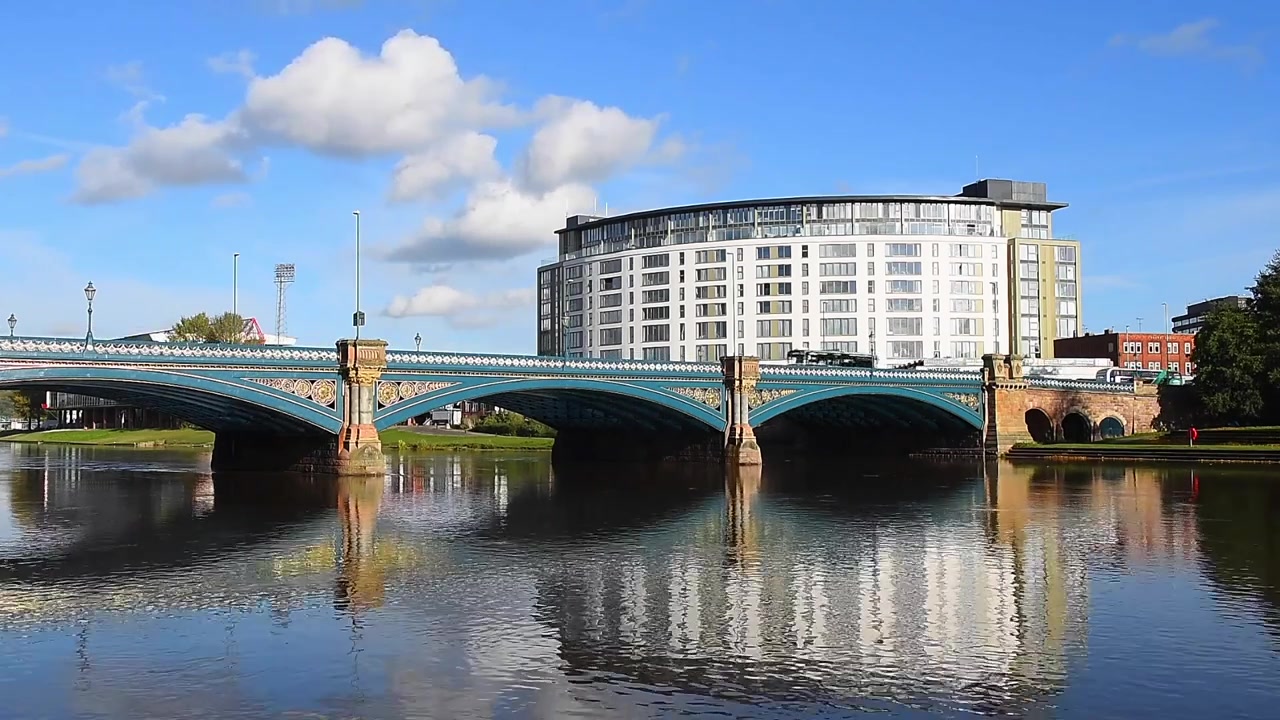 Il Trent Bridge si trova a West Bridgford, vicino al fiume Trent e al centro di Nottingham, a Nottingham, Nottinghamshire, East Midlands, Inghilterra.