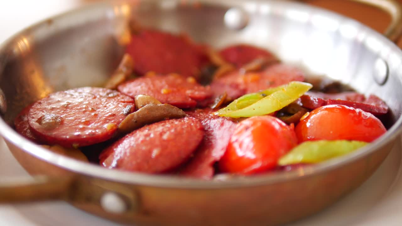 맛있는 소시지, 토마토, 고추