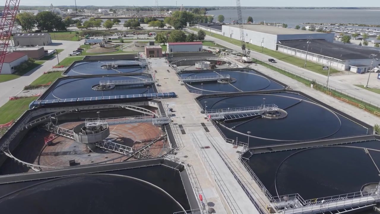 The Green Bay Metropolitan Sewerage District. It treats an average of about 30 to 41 million gallons of wastewater per day for the city of Green Bay, Wisconsin, and surrounding communities.