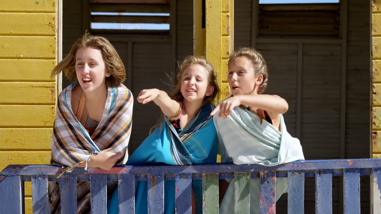 서로 상호 작용하는 형제자매 4k