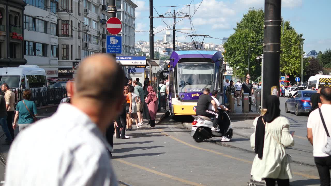 터키 이스탄불의 트램 정류장