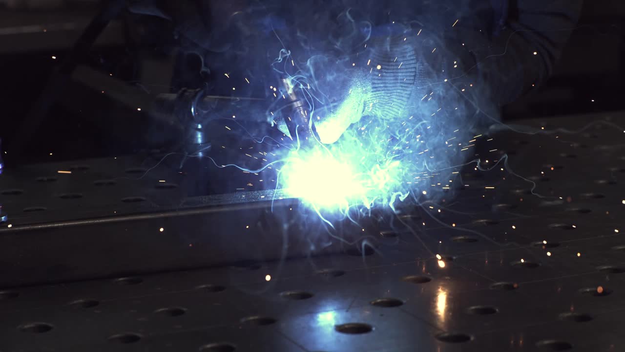 4k Welding Super Slow Motion Shot 422 fps