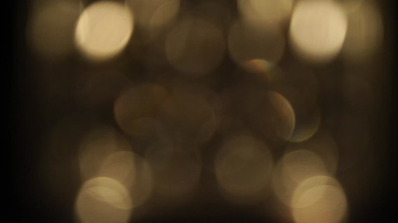 la luz bokeh en la oscuridad, hermosos colores.