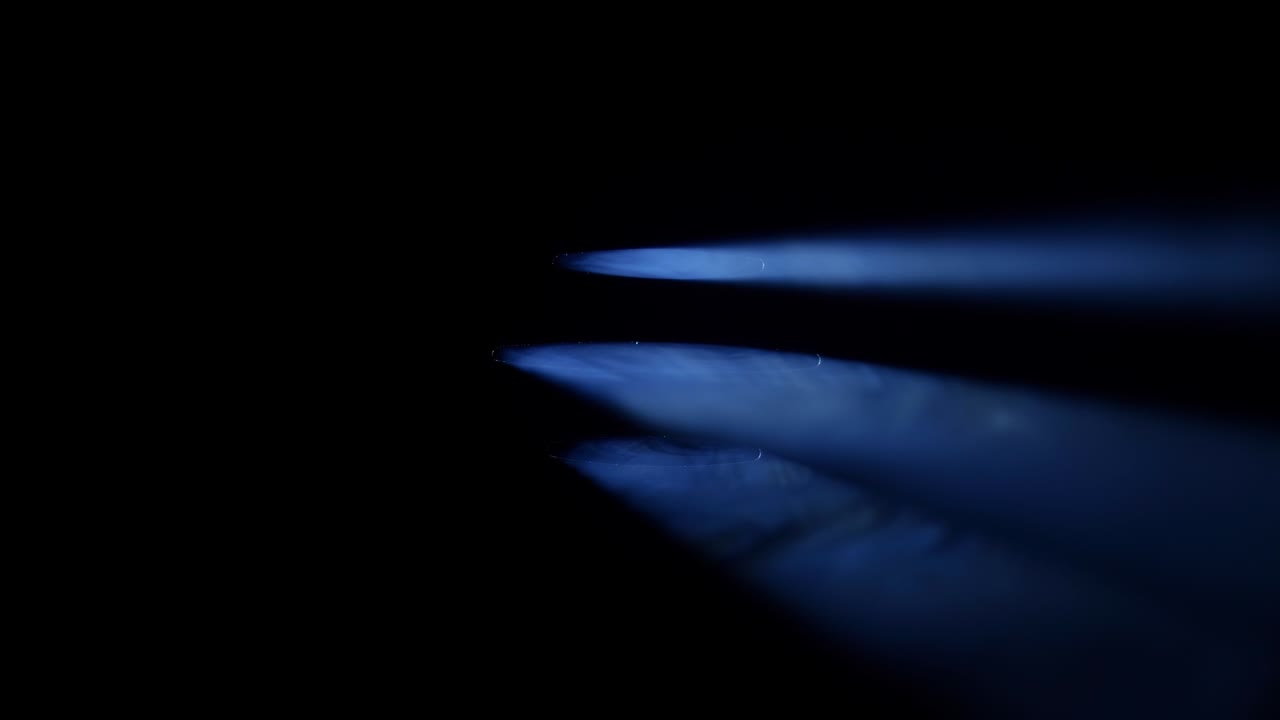 연기 배경에 빛이 있습니다.