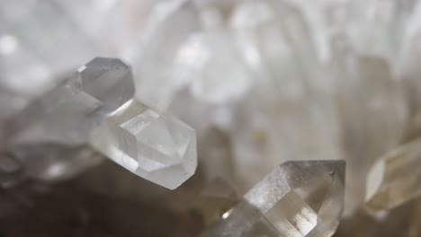 un maravilloso ejemplar de cuarcita con toneladas de cristales bien formados