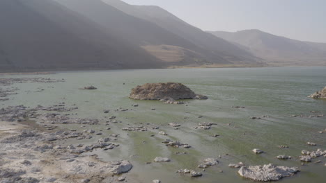 位於加州莫諾湖 (mono lake) 附近