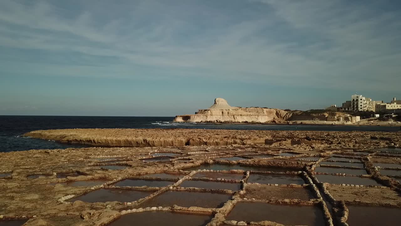 xwejni bay, gozo, 몰타의 소금 팬의 조감도