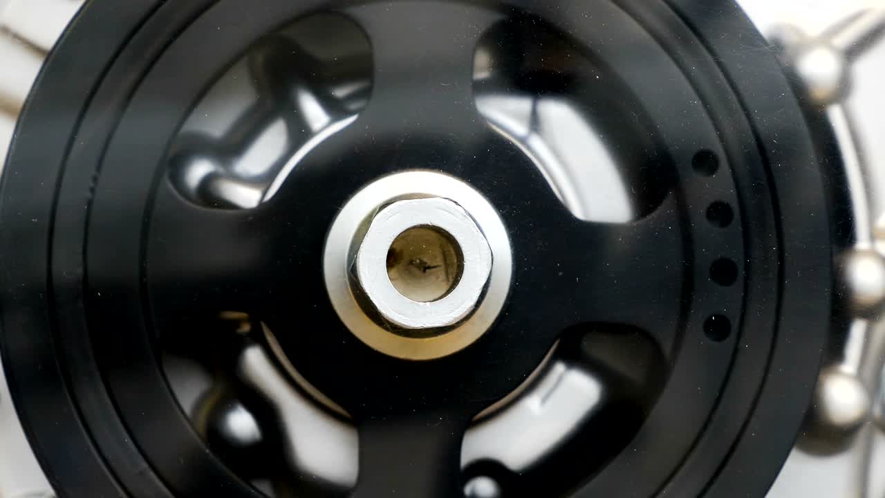 자동차 엔진 벨트에 대해 자세히 이야기했습니다.