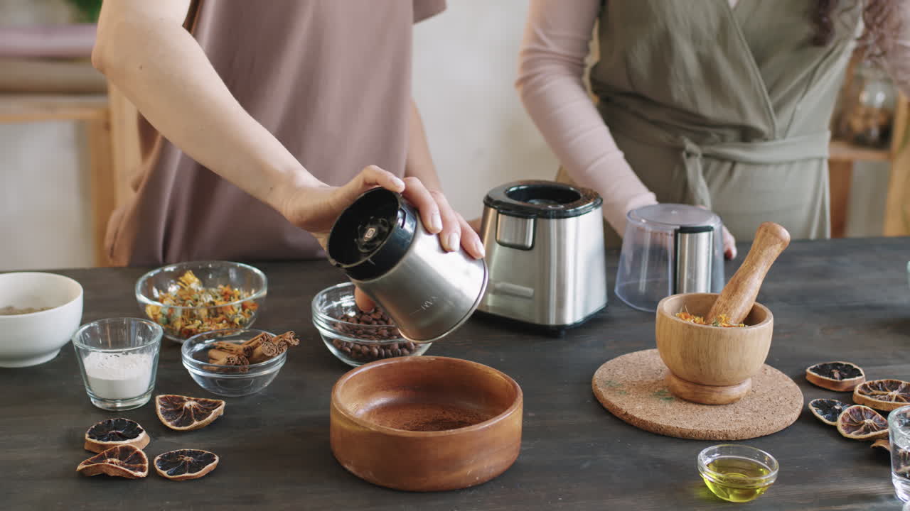 Making Scrub From Grinded Coffee Beans
