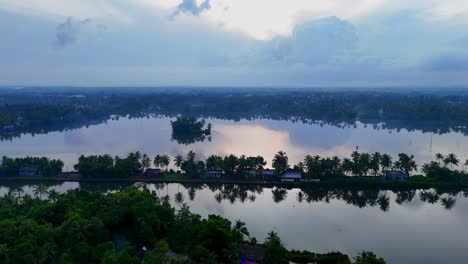 kumbalangi is an island village in the outskirts of kochi famous for mangrove forests and traditional keralan village life