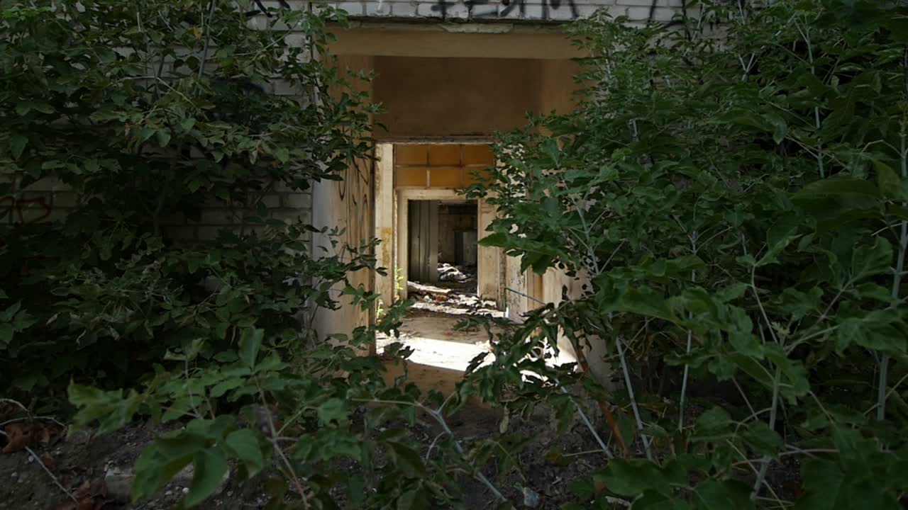 버려진 무서운 장소의 입구 - 도시 탐험