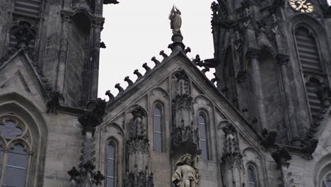 detalle exterior de la catedral gótica