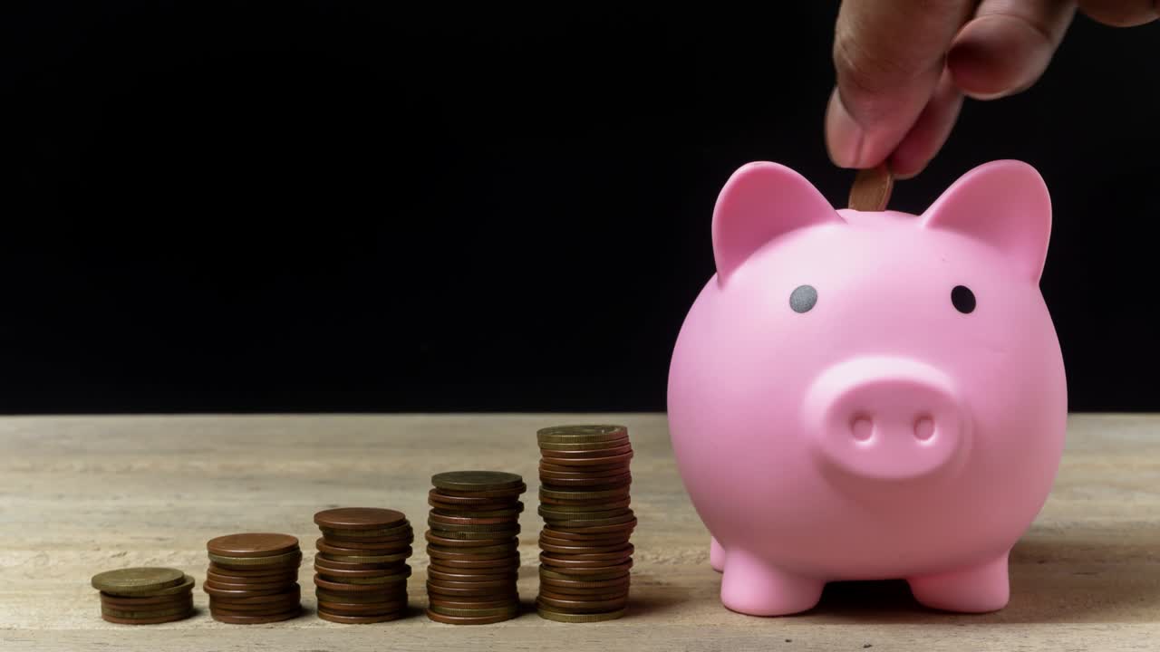 detener el movimiento 4k. ahorrar dinero y cuenta bancaria para el concepto de finanzas,